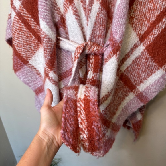 Max Stuido | Fuzzy Fringe Belted Open Front Relaxed Fall Blanket Kimono Cardigan - Picture 7 of 14